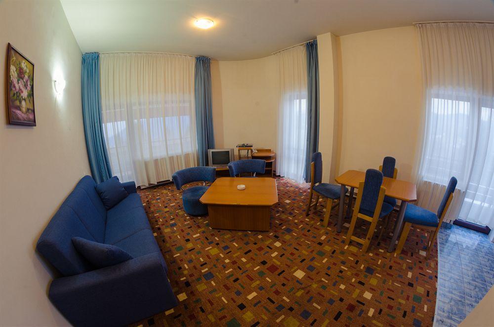 פרדיאל Hotel Hera מראה חיצוני תמונה