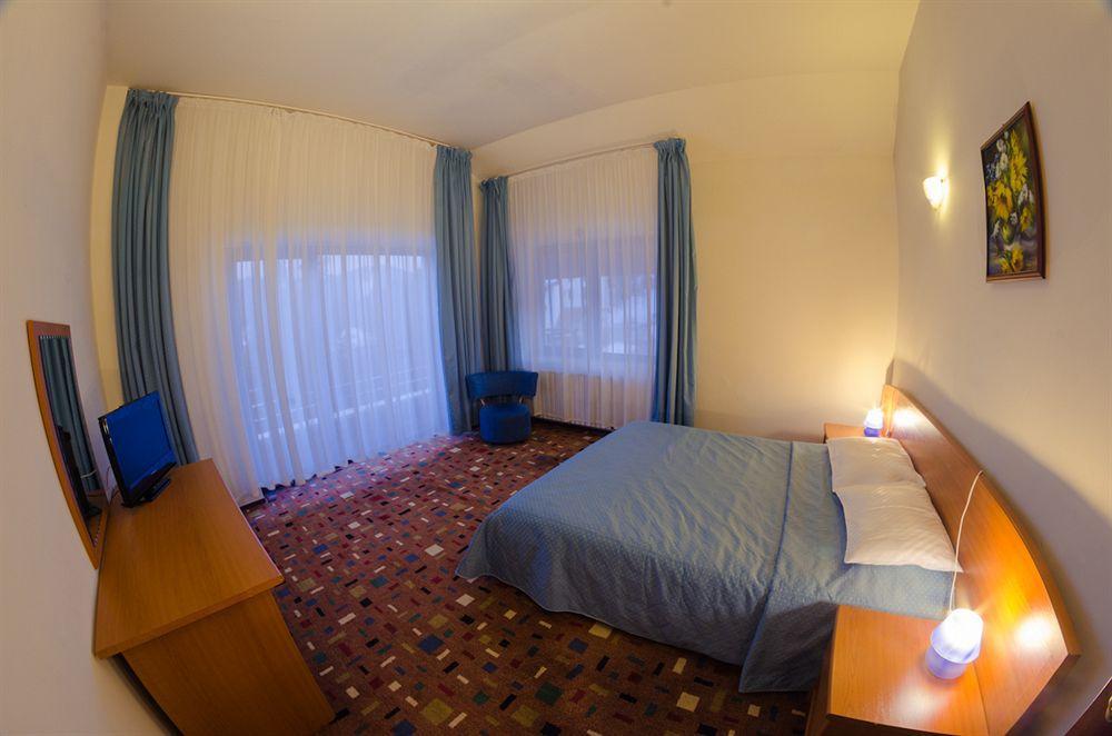 פרדיאל Hotel Hera מראה חיצוני תמונה