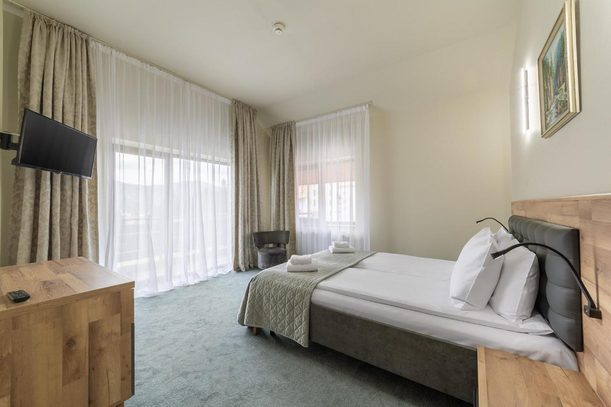 פרדיאל Hotel Hera מראה חיצוני תמונה