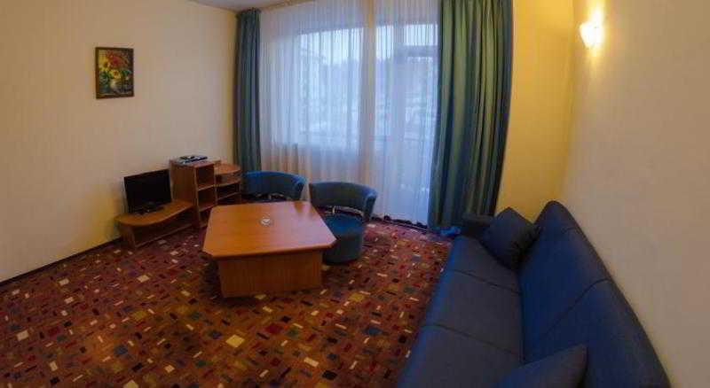 פרדיאל Hotel Hera מראה חיצוני תמונה