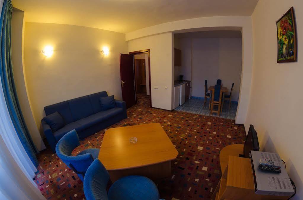 פרדיאל Hotel Hera מראה חיצוני תמונה