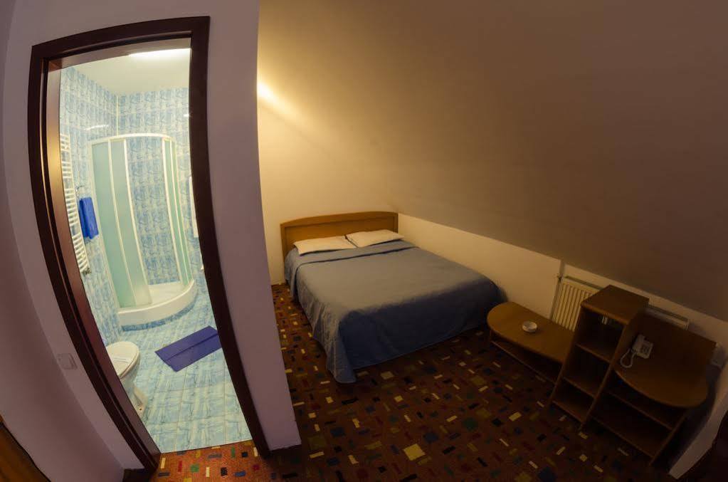 פרדיאל Hotel Hera מראה חיצוני תמונה